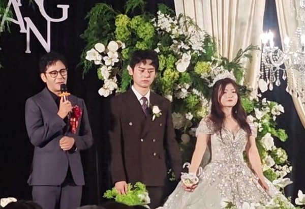 宗峰岩令郎大婚，52岁老爸比新郎帅，曾演六部金庸剧